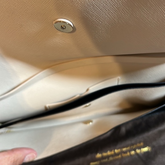 Kate Spade ♠️ scalloped leather clutch - Picture 4 of 5